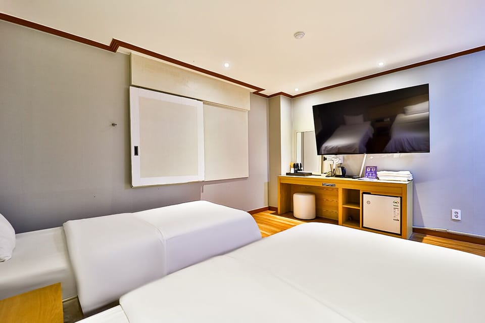 Standard Twin Room | Free WiFi