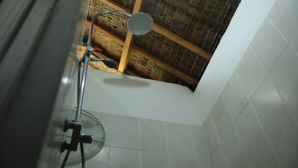 Standard Room | Bathroom