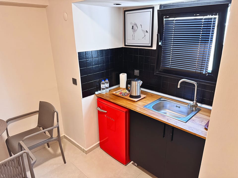 Suite | Free WiFi, bed sheets