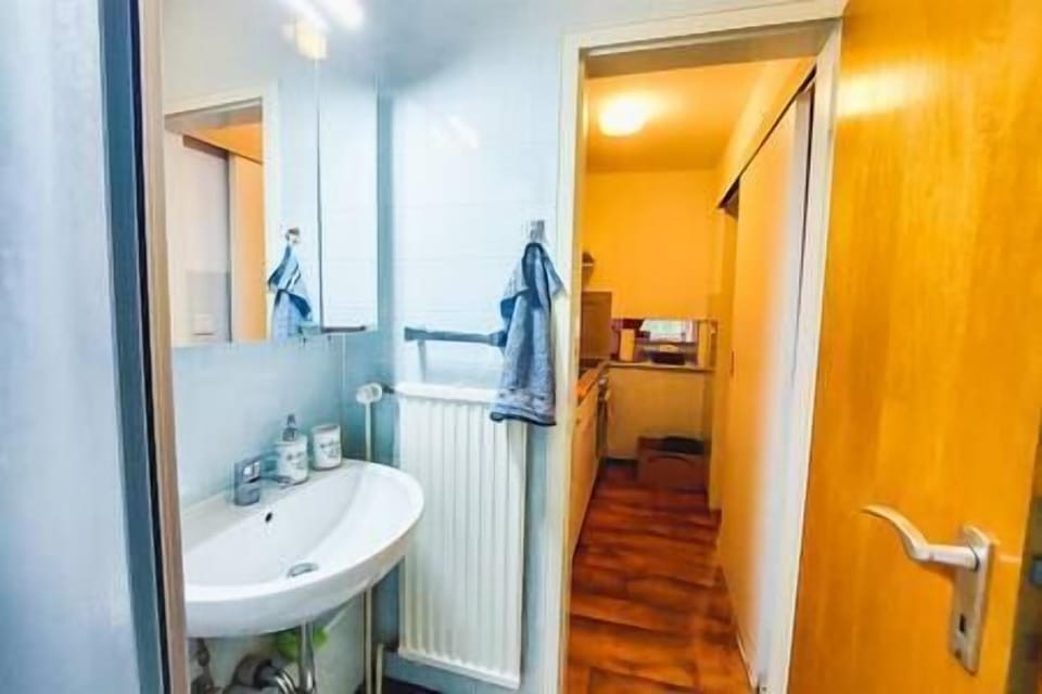 aa668c64-f8e1-490a-843b-72347712347f