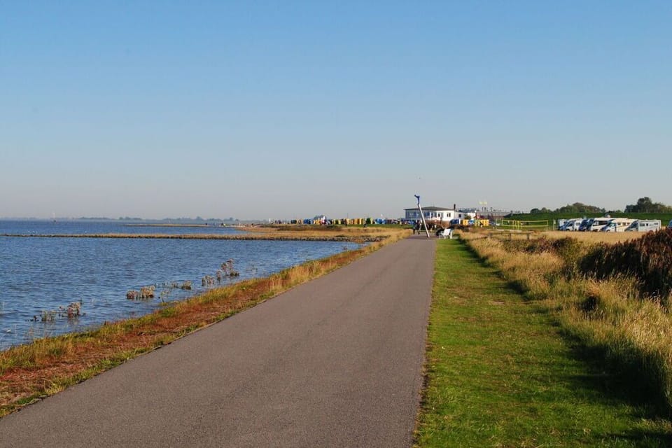 Surroundings [summer] (1-5 km)