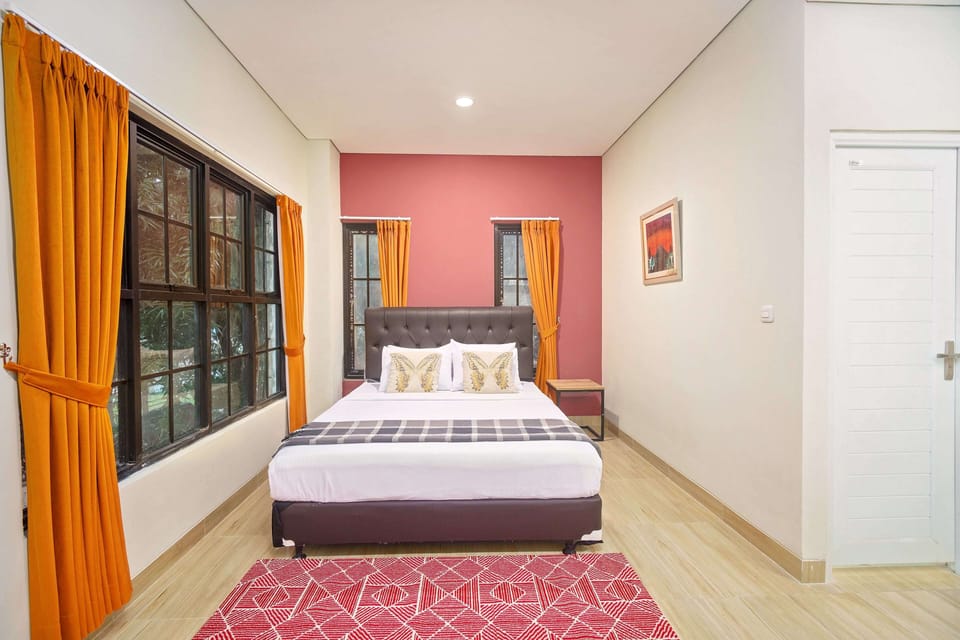 Luxury Double Room | Desk, free WiFi, bed sheets