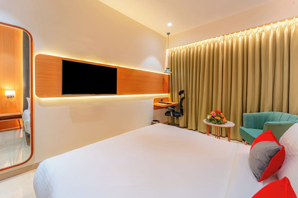 Deluxe Room | 1 bedroom, premium bedding, desk, WiFi (free)