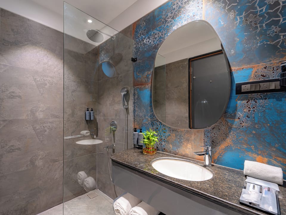 Premium Room | Bathroom | Free toiletries, hair dryer, slippers
