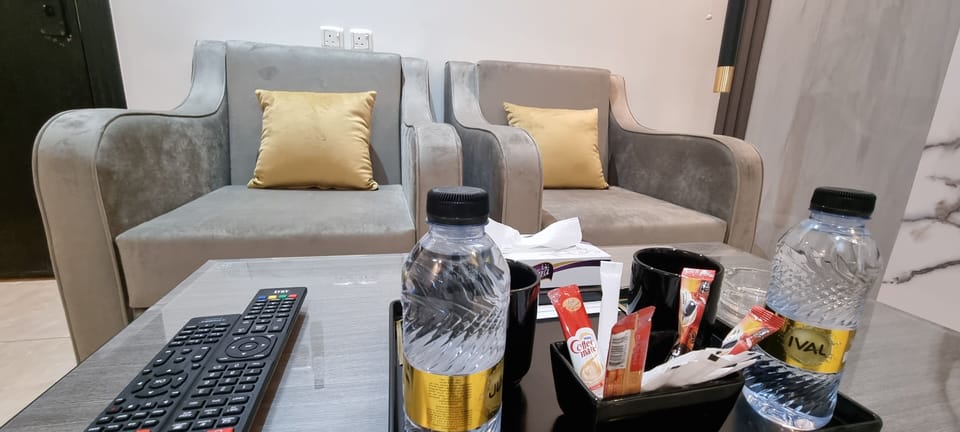 Classic Studio | In-room dining