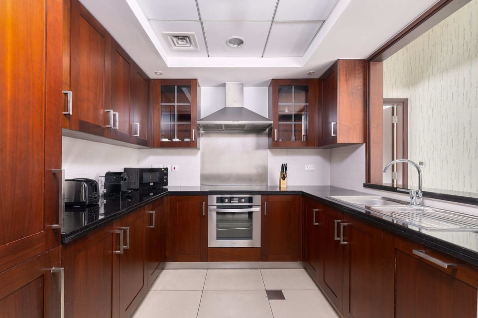 Comfort Apartment | Private kitchen | Electric kettle, cookware/dishes/utensils