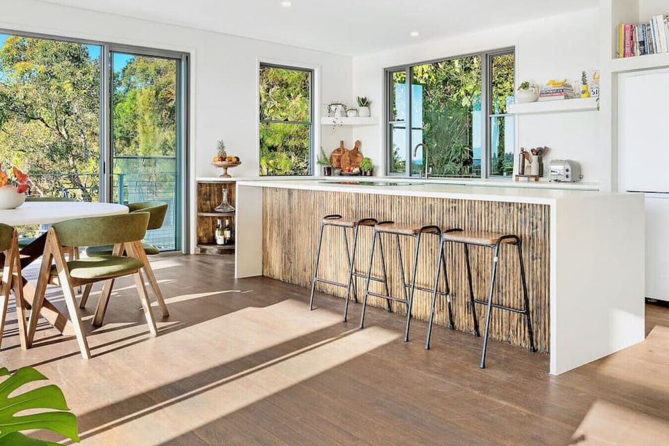 Well laid out spacious kitchen