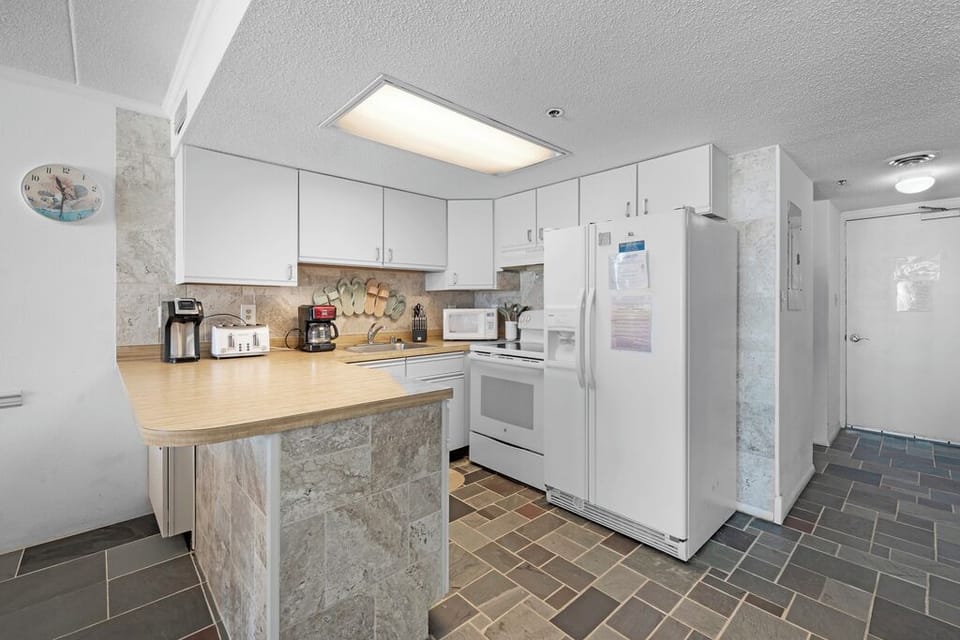Make Family Meals a breeze with the full size, open kitchen!