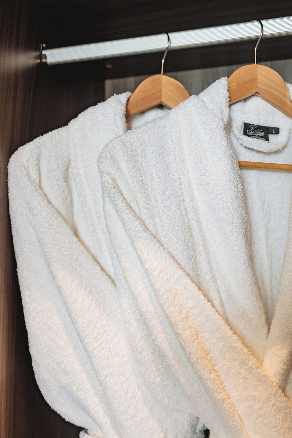 Classic Room | Pillowtop beds, minibar, in-room safe, desk