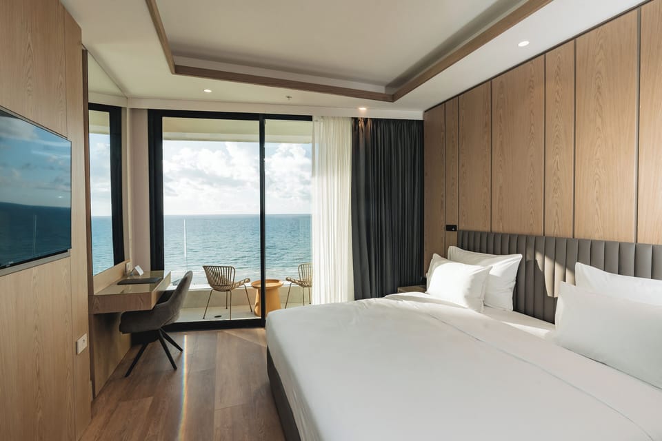 Pillowtop beds, minibar, in-room safe, desk