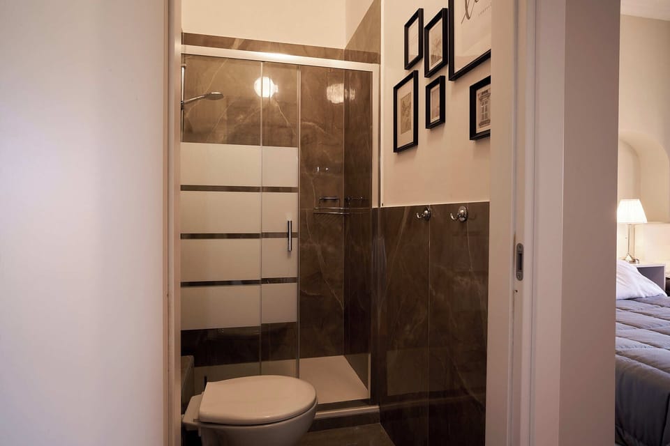 Classic Triple Room | In-room safe, blackout drapes, iron/ironing board, free WiFi