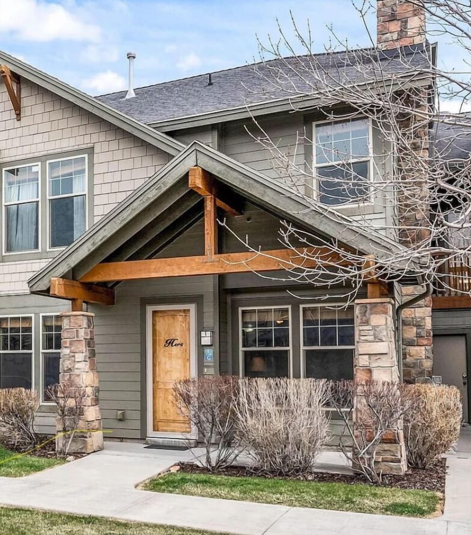 Front Entrance & Park Here or in Garage