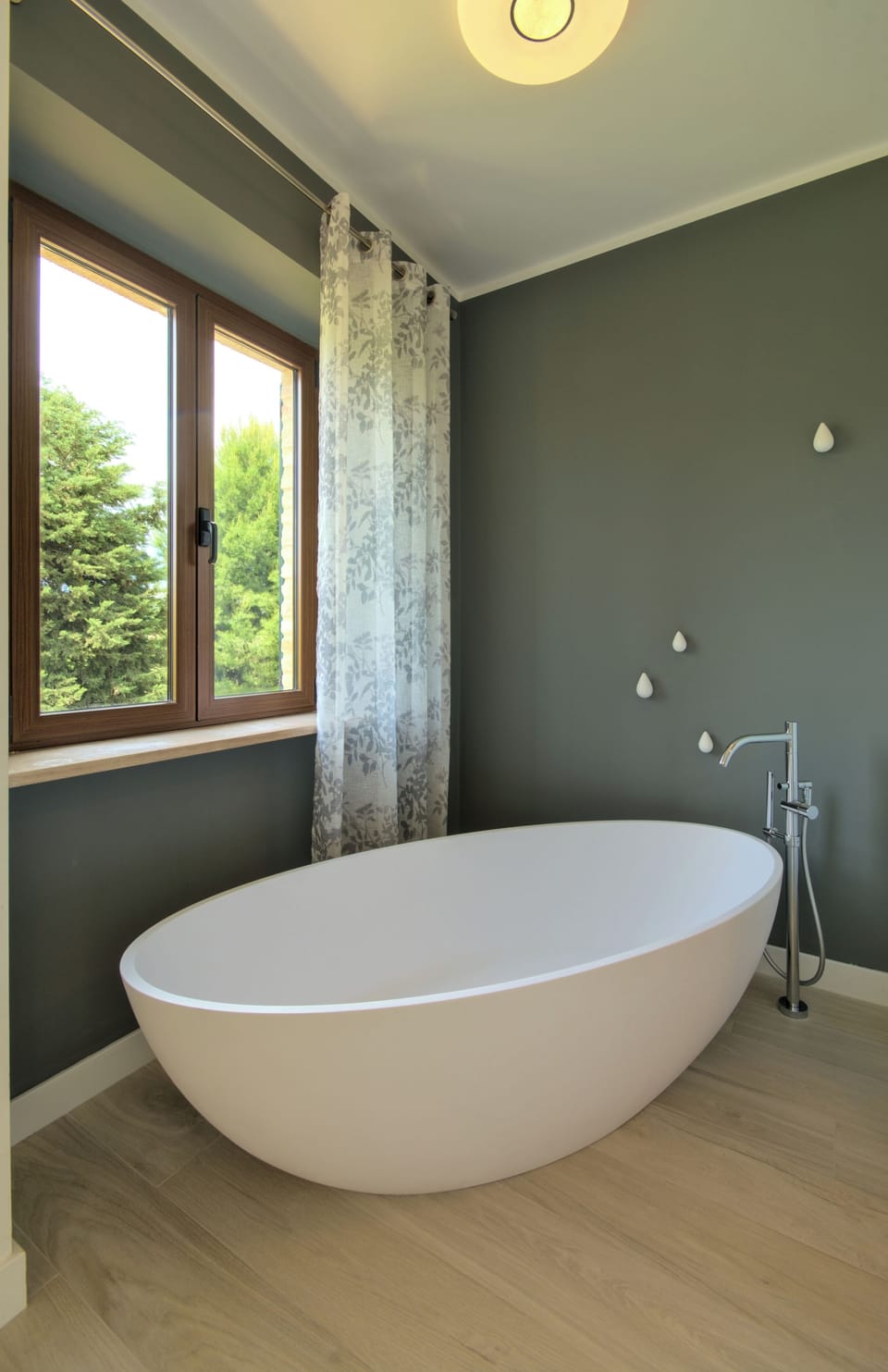 Romantic Double Room | Bathroom | Free toiletries, hair dryer, bathrobes, slippers