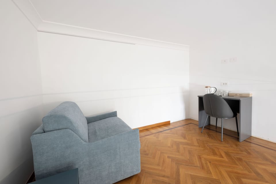 Classic Double Room | Living area | 32-inch flat-screen TV with satellite channels, streaming services