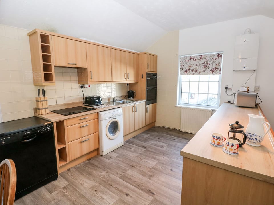 Dishwasher, cookware/dishes/utensils