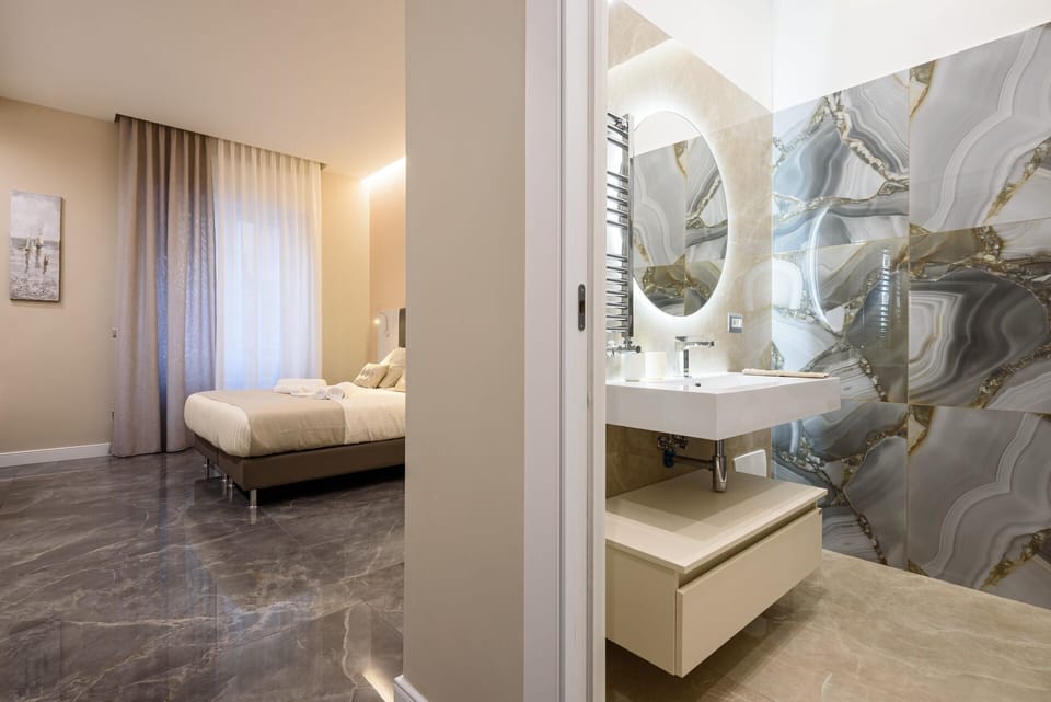 Desk, soundproofing, free WiFi