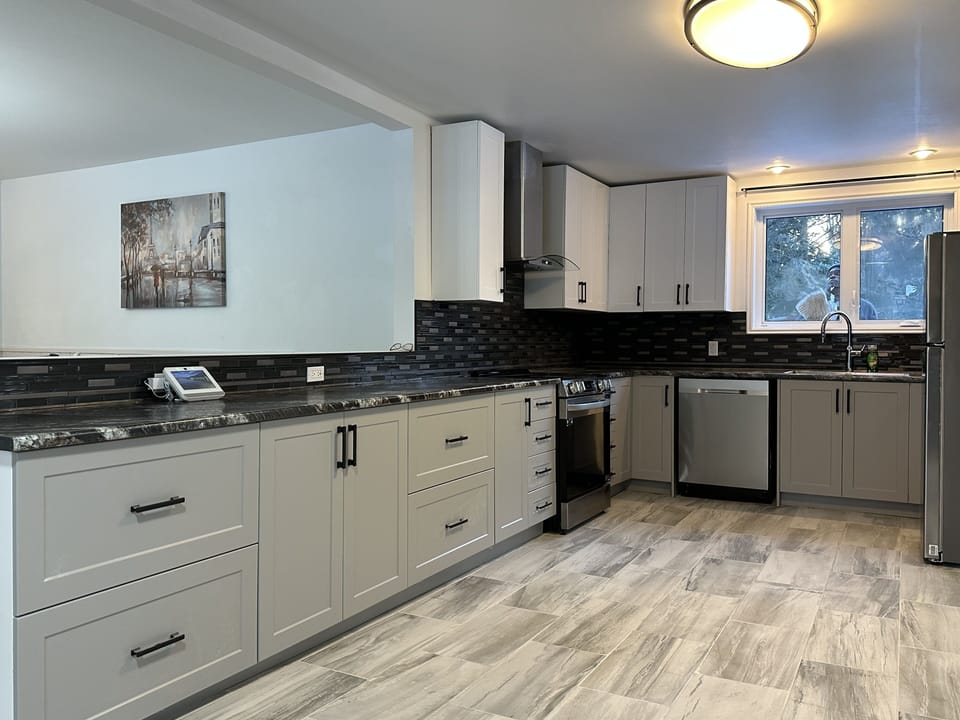  Open Kitchen,  Equipped with Modern Appliances