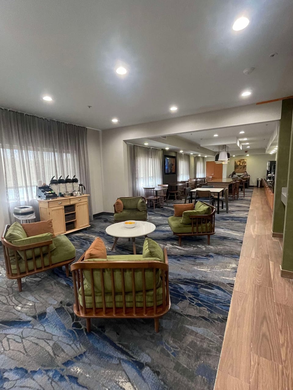 Lobby lounge