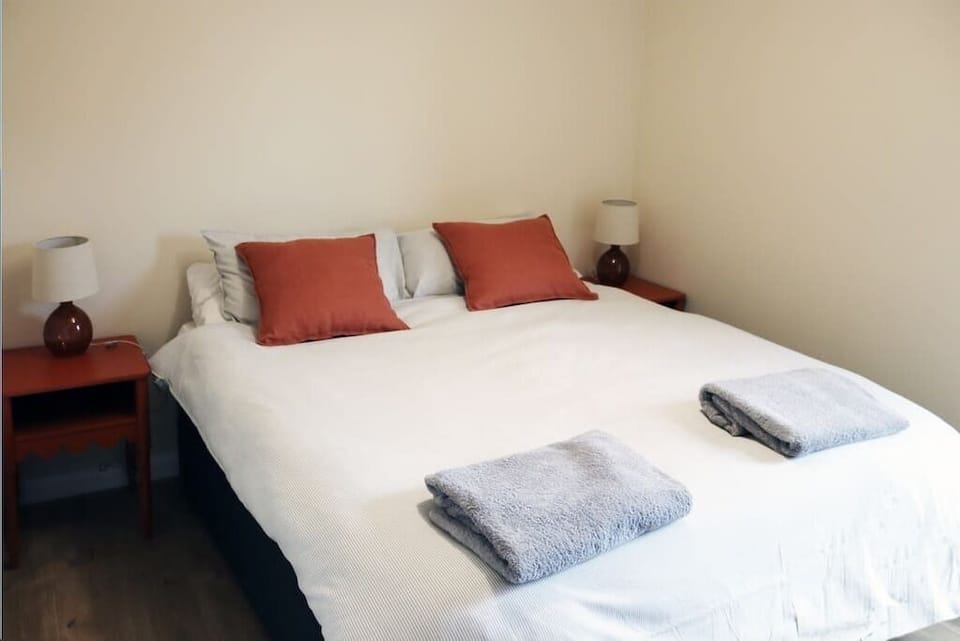 Bedroom 2 with Ziplink beds which can either be set up as 2 singles or 1 double. 