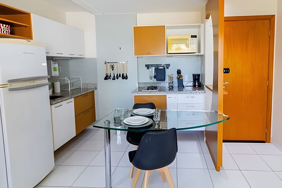 Basic Apartment | Private kitchen | Microwave, cookware/dishes/utensils