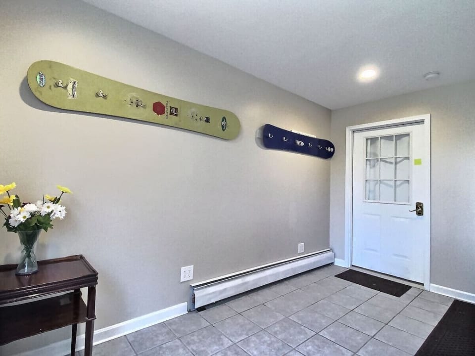 The entrance to this top unit.