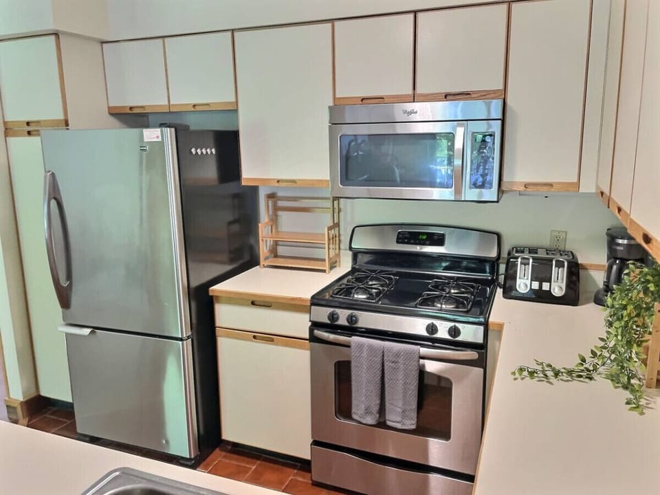 Fully equipped kitchen for every meal.