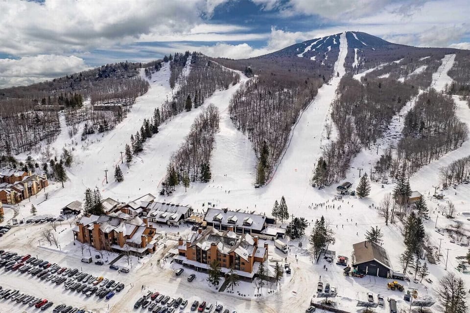 Enjoy a bird’s-eye view of the majestic snow-capped peaks and pristine trails at Killington Resort.