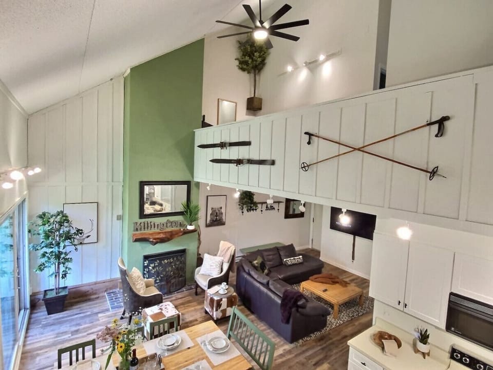 Seamless connection between the dining area and the living room.