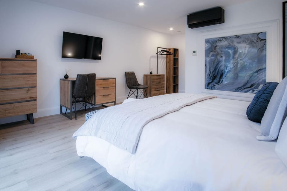 Suite 6 - Sleeping Giant Hotel - Pen Y Cae Inn (4381)