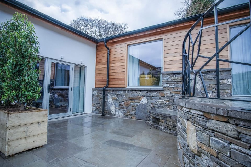Suite 4 - Sleeping Giant Hotel - Pen Y Cae Inn (4486)