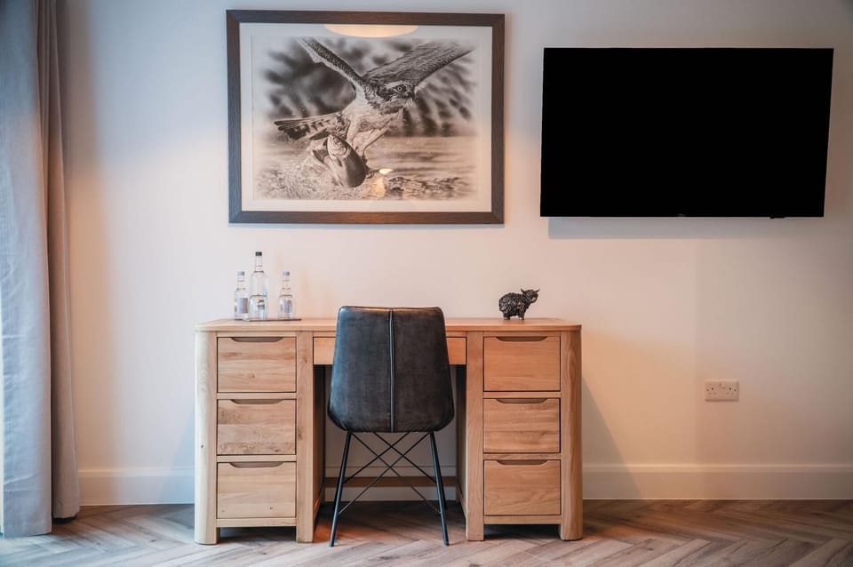Suite 4 - Sleeping Giant Hotel - Pen Y Cae Inn (4481)