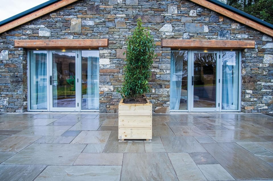 Suite 2 - Sleeping Giant Hotel - Pen Y Cae Inn (4527)
