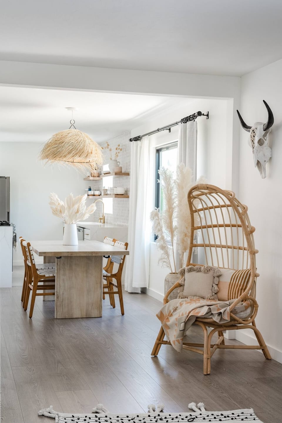 Modern, bright and spacious - this view of the reading nook and living room