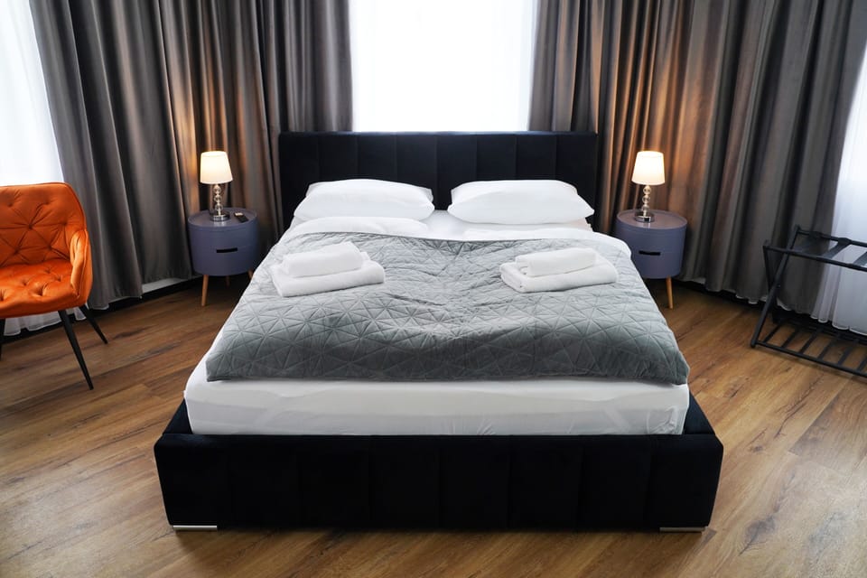 Deluxe Double Room | Individually decorated, desk, laptop workspace, soundproofing