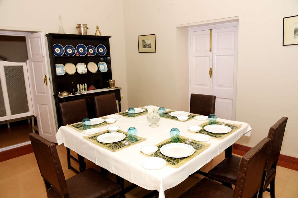 Room, 3 Bedrooms (1 Dingley Dell) | Dining room