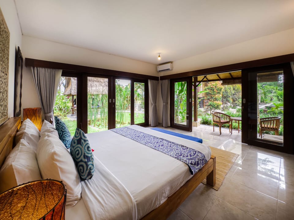 Deluxe Room | 1 bedroom, minibar, desk, free WiFi