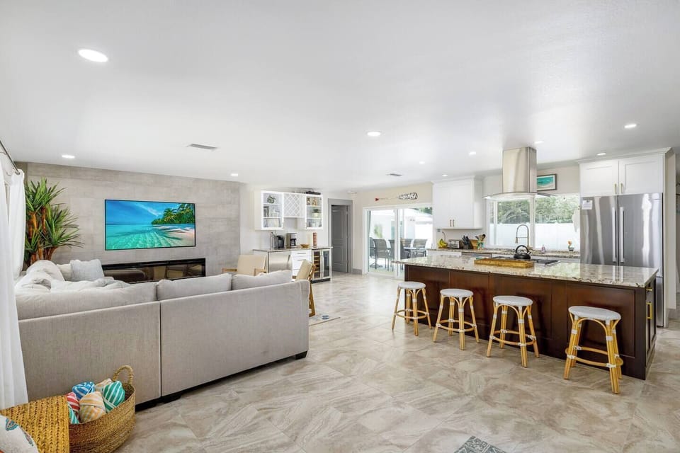 Expansive living area 