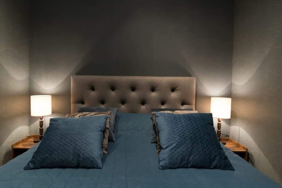Big and comfy king sized bed