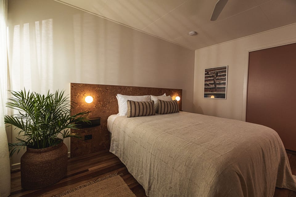 Queen Room | 1 bedroom, free minibar items, free WiFi, bed sheets
