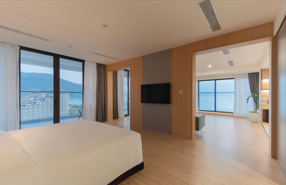 Executive Suite, Ocean View | Living area | Table tennis