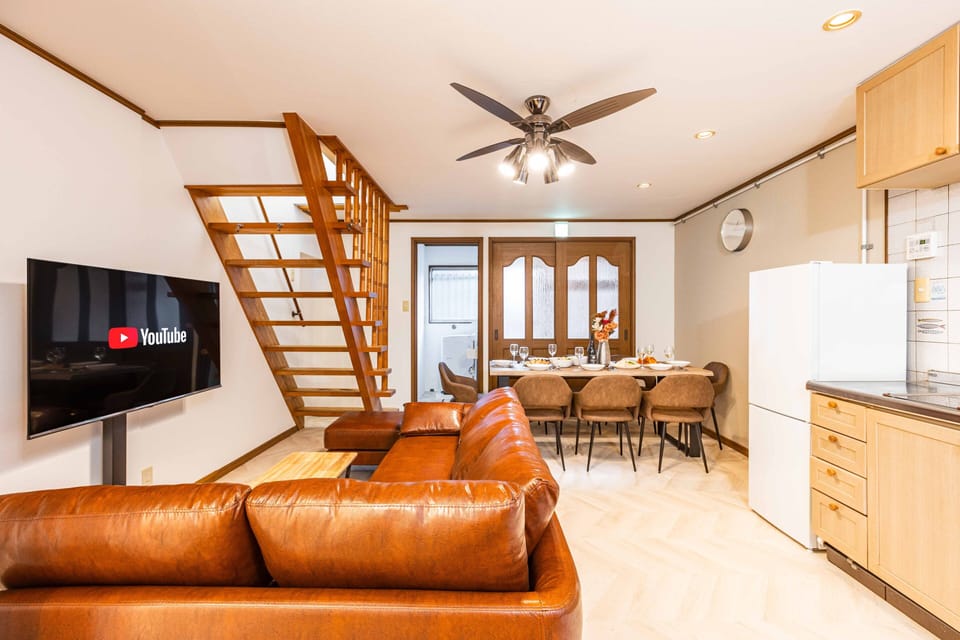 Deluxe House | Living area | Flat-screen TV