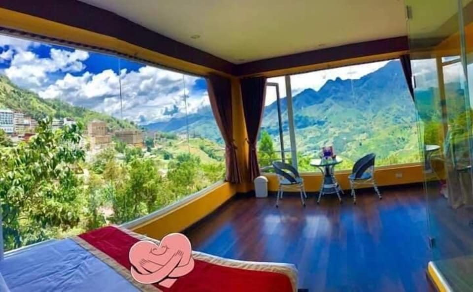 Luxury Room | Free WiFi, bed sheets