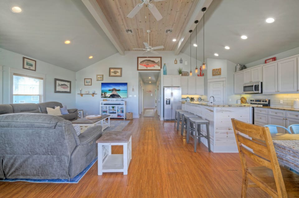 Bright, open floor plan.