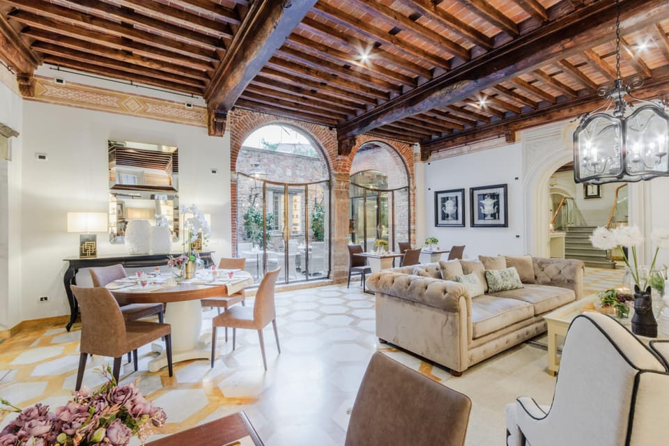 House | 6 bedrooms