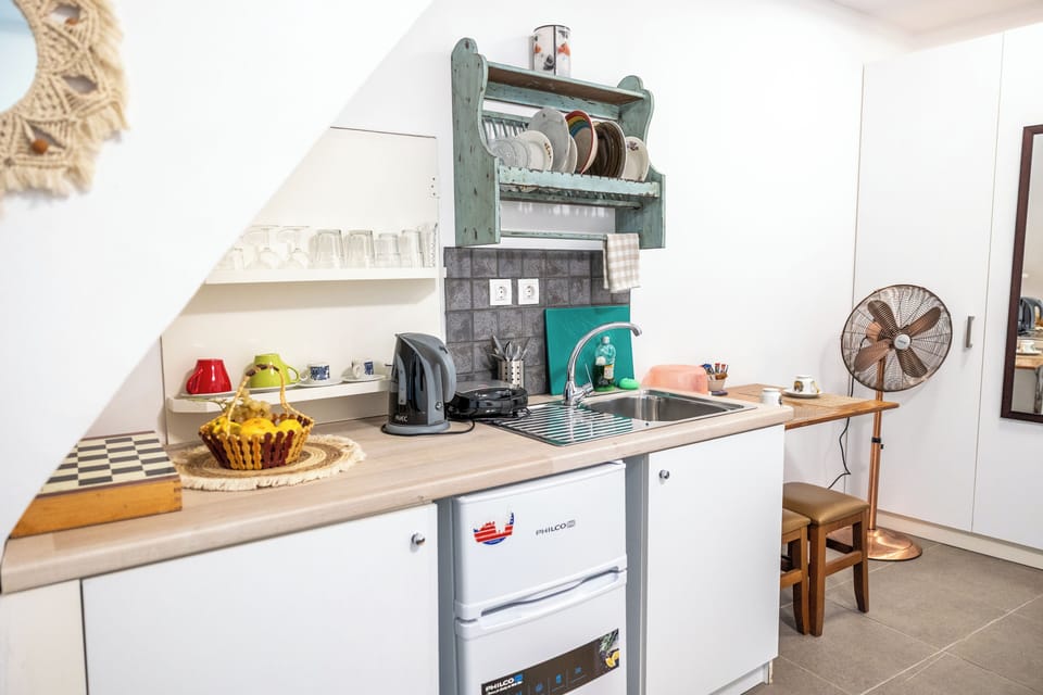 Apartment | Private kitchen | Toaster, paper towels