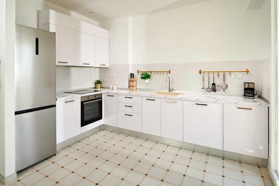 Apartment | Private kitchen | Full-size fridge, oven, stovetop, dishwasher