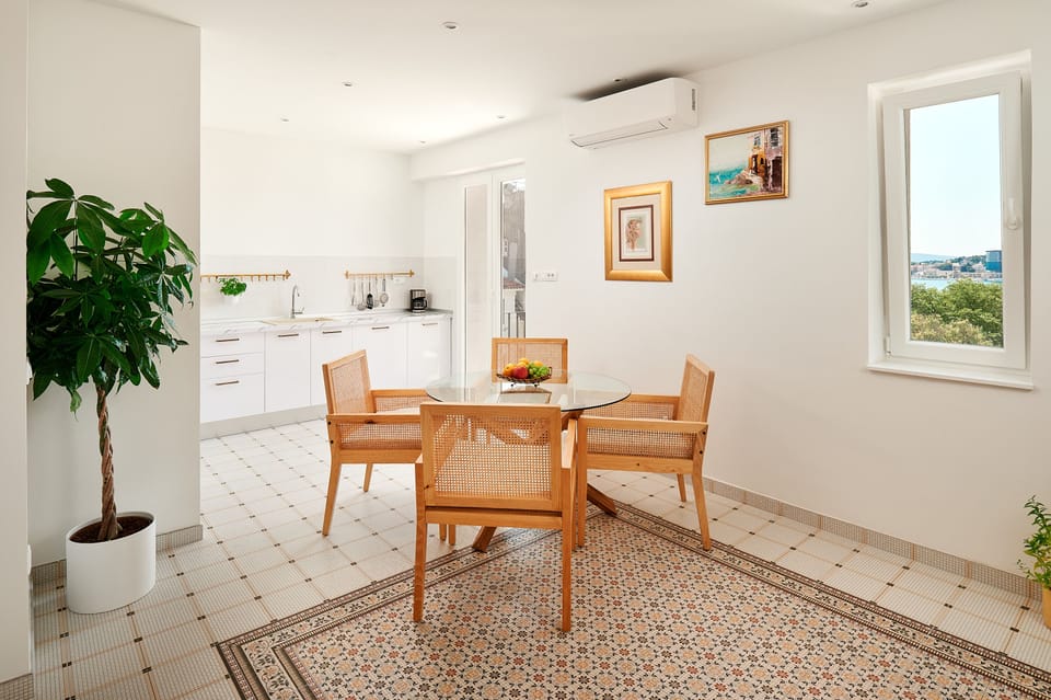 Apartment | Private kitchen | Full-size fridge, oven, stovetop, dishwasher