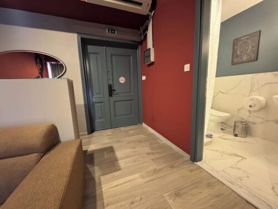 Superior Double Room, Non Smoking, Partial Sea View | Individually decorated, desk, soundproofing, free WiFi