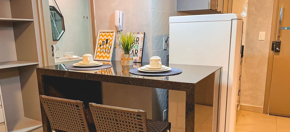 Basic Apartment | Dining