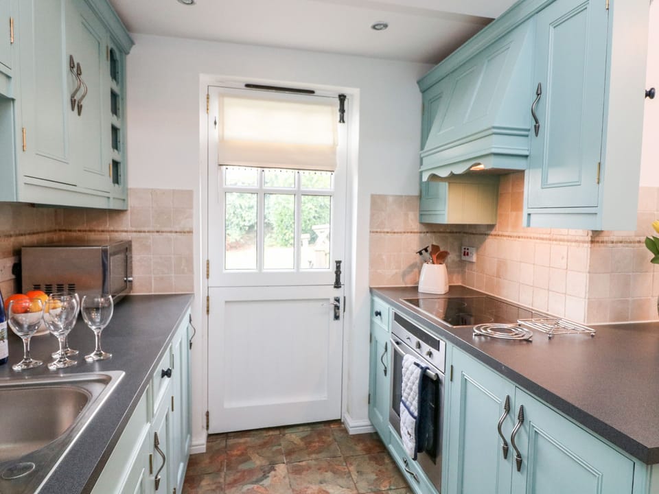 Fridge, dishwasher, cookware/dishes/utensils